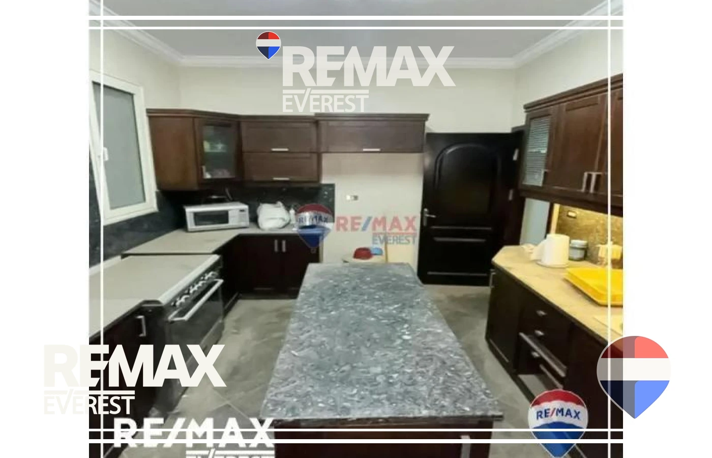 Twinhouse for Sale in Meadows Park 327 sqm