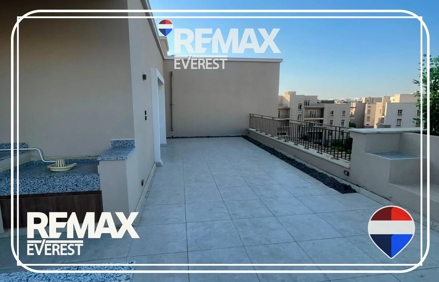 Furnished Studio with a Spacious Private Roof