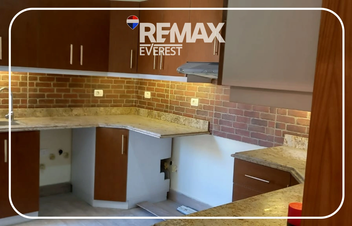208 sqm Apartment for Rent in Green 5