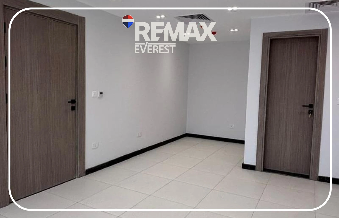 Clinic for Rent in Central Avenue 49 sqm