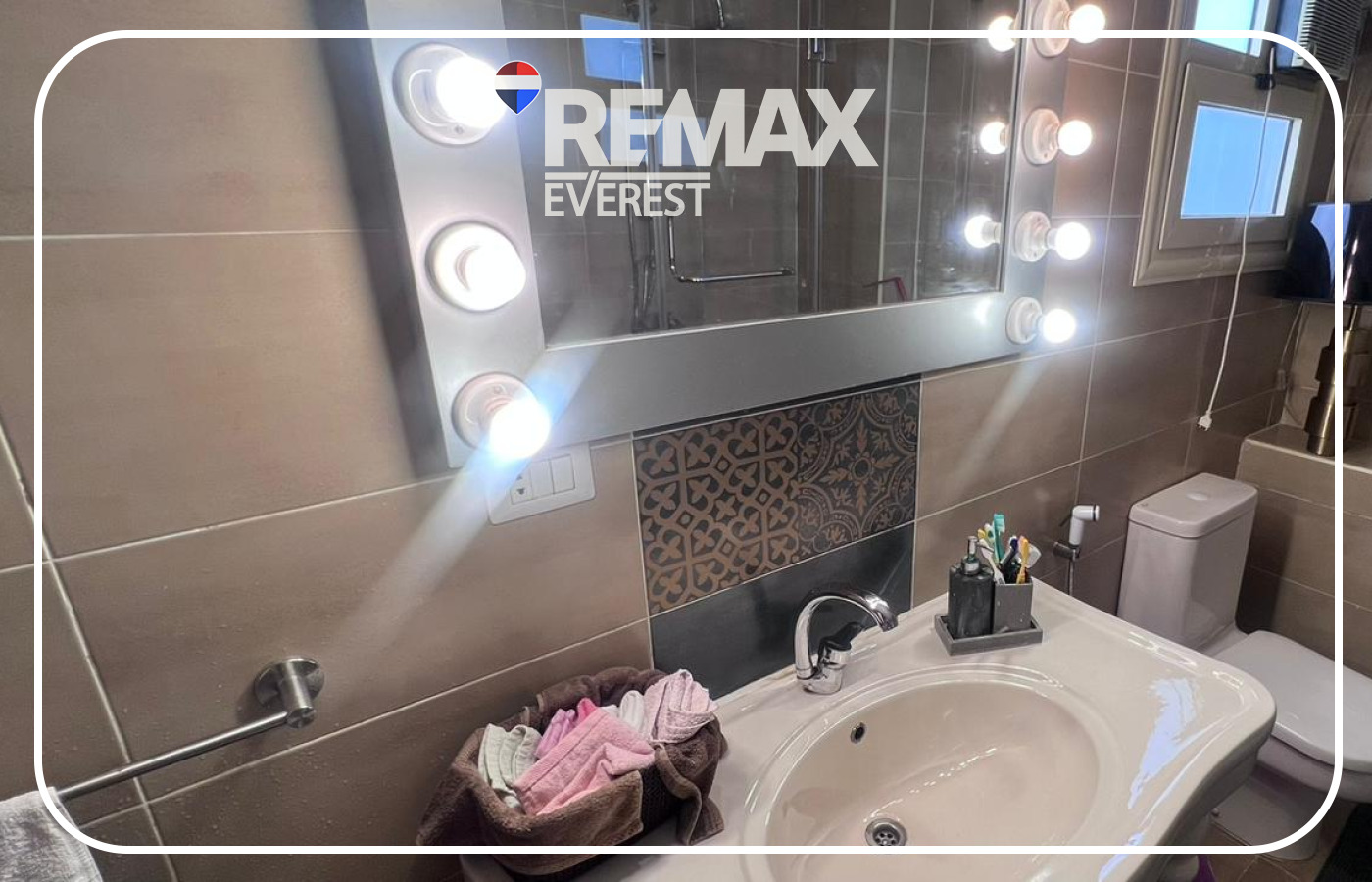 Roof Apartment for Rent in 8th District - Zayed 165 sqm
