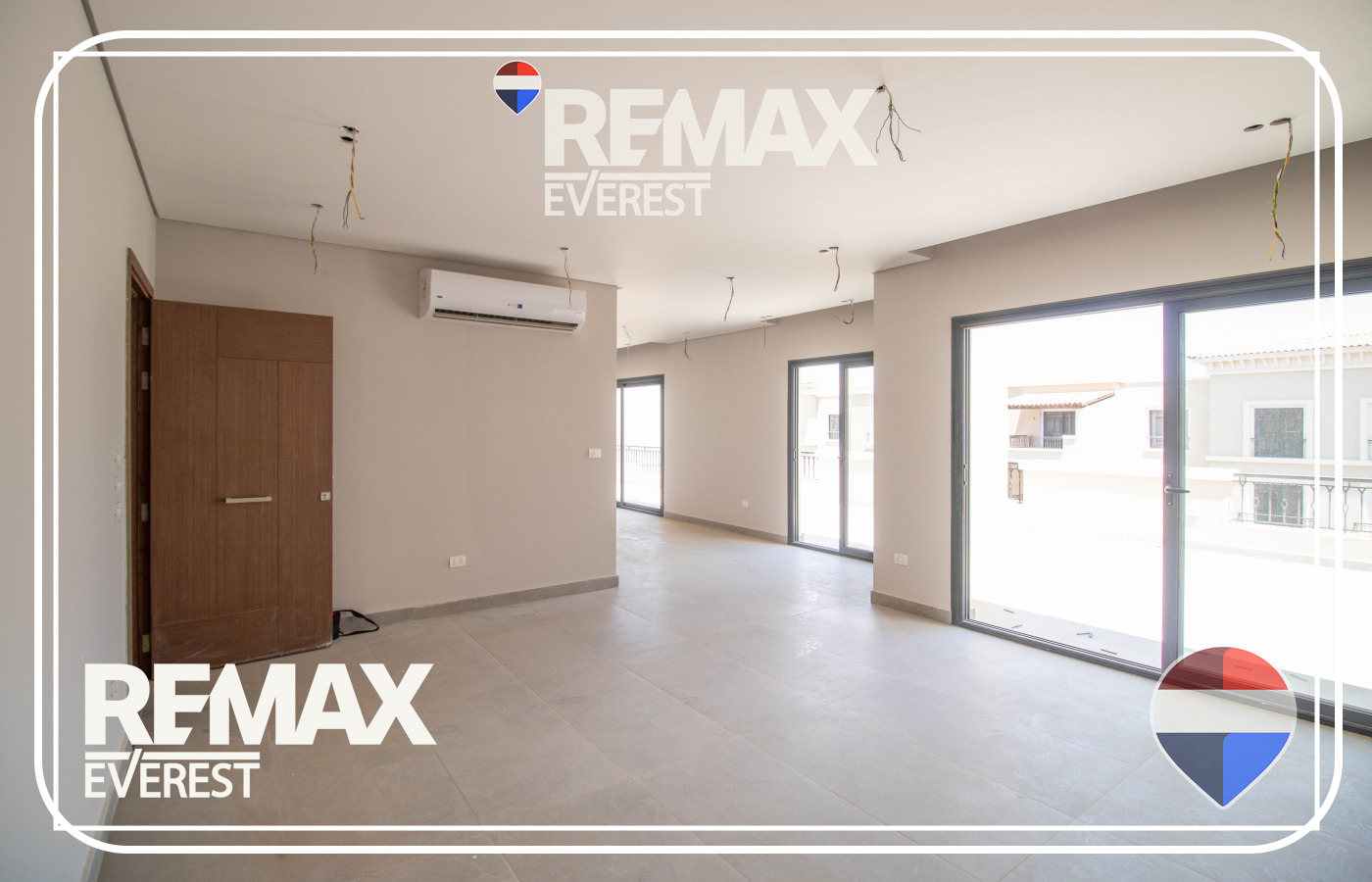Penthouse for Sale in Village West 213 sqm