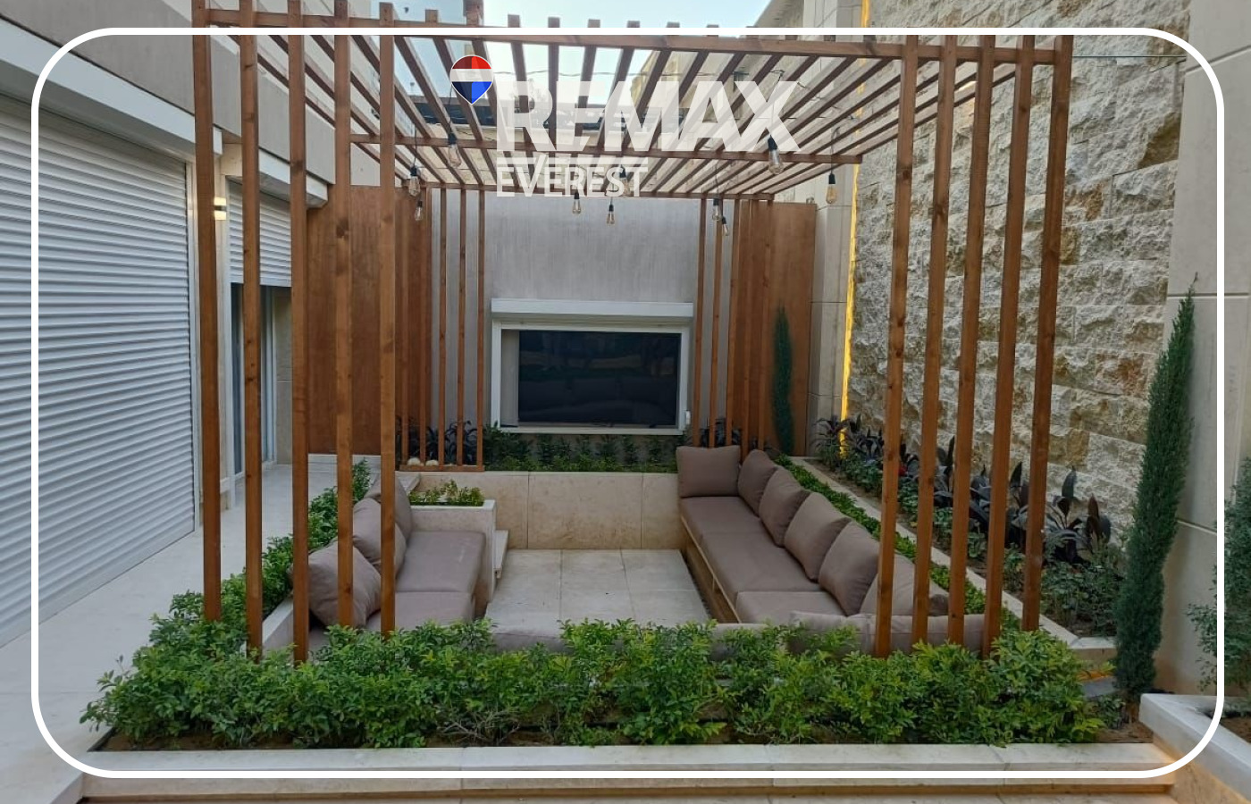 Ground Apartment for Sale in 1st Touristic - October 180 sqm