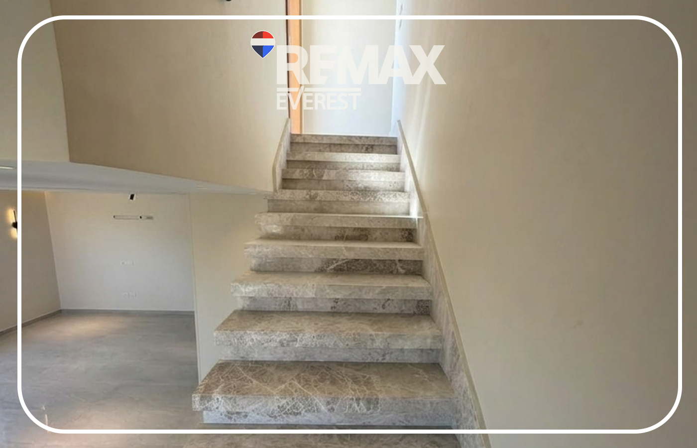 Penthouse for Sale in 13th District - Zayed 225 sqm