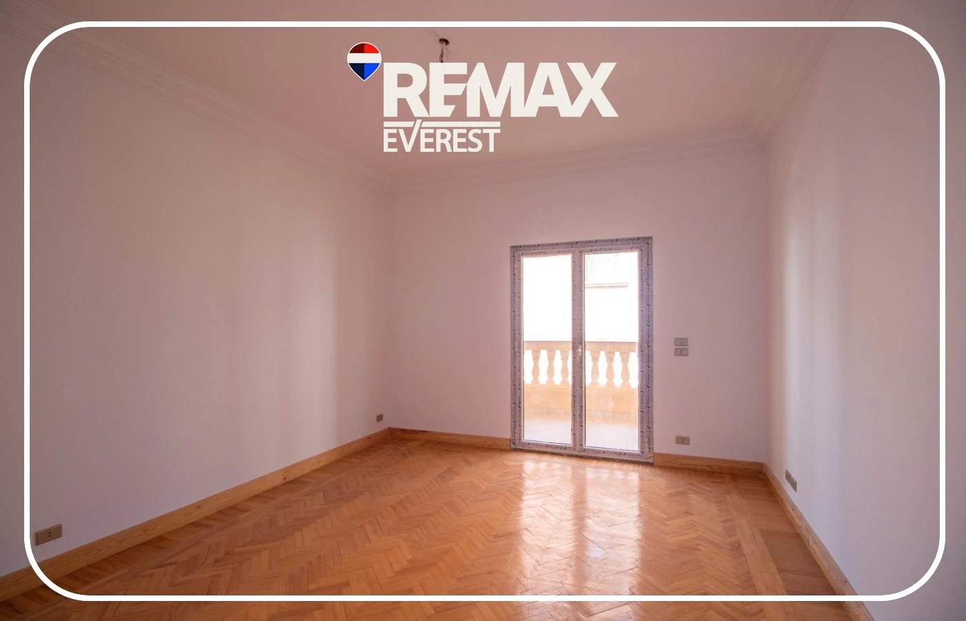 Penthouse with Roof for Rent in West Somid