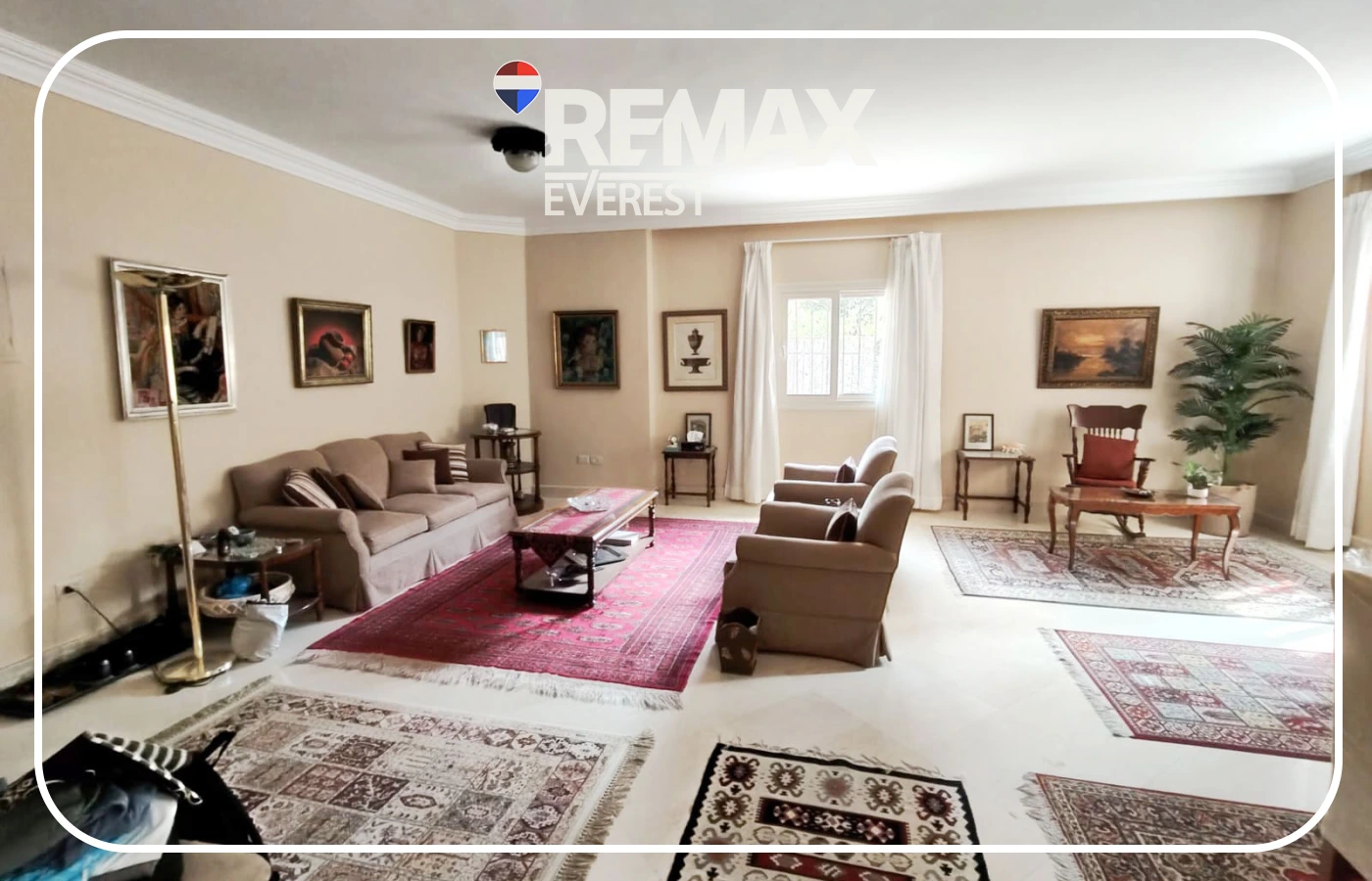 Semi-furnished ground apartment in Beverly Hills-Phase 2