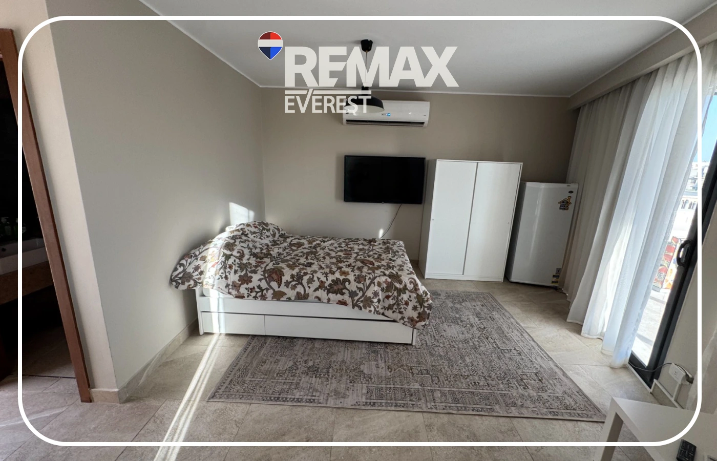 Prime location Roof studio in Six West Sodic-Fully furnished