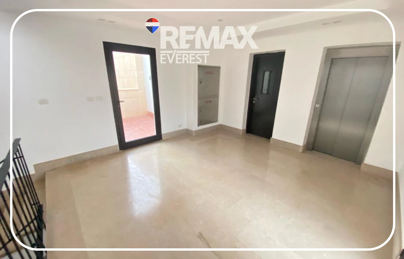 Prime location Roof studio in Six West Sodic-Fully furnished