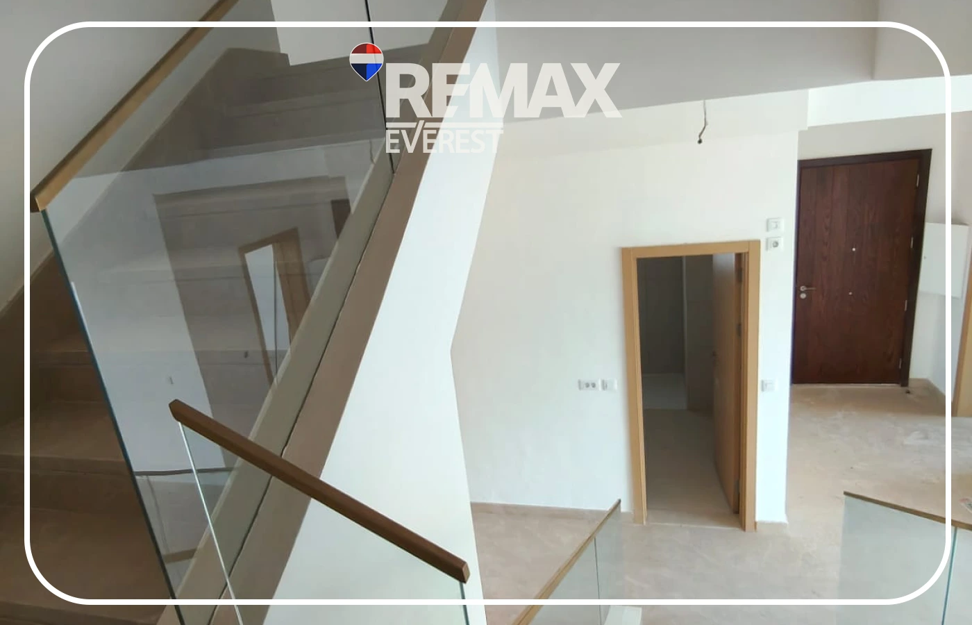 Duet villa with garden for rent in Cairo Gate Comound-Close to Village west and zed park