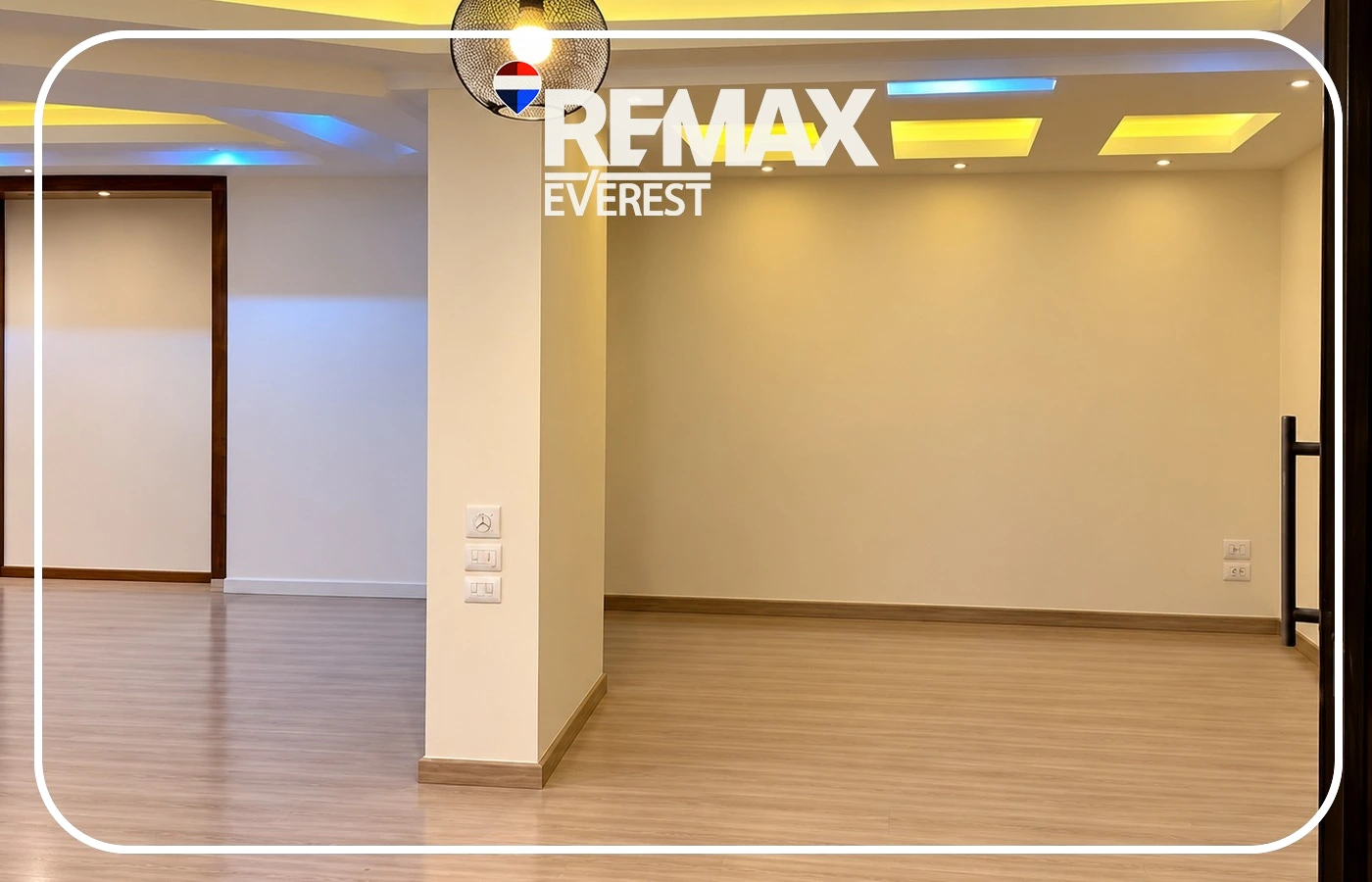 Ground-Floor Office for Rent in Sheikh Zayed – 7th District